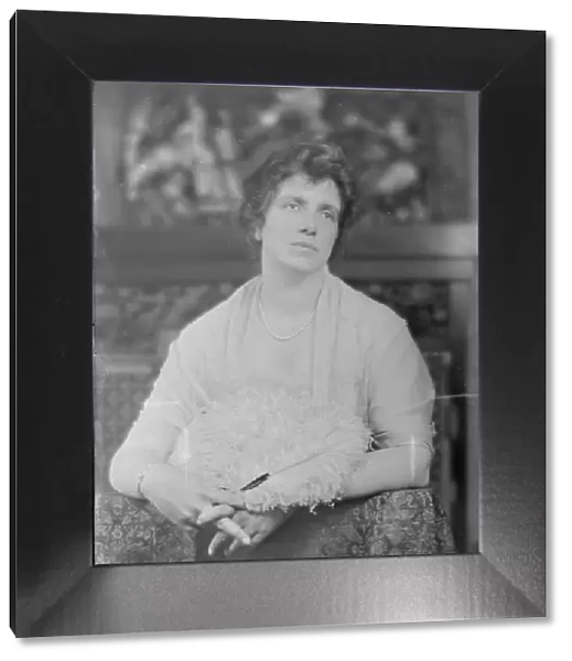 Mrs. E.C. Brown, portrait photograph, 1918 July 2. Creator: Arnold Genthe