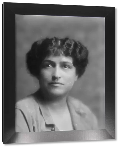 Bentley, Robert, Mrs. portrait photograph, 1915 Jan. 15. Creator: Arnold Genthe