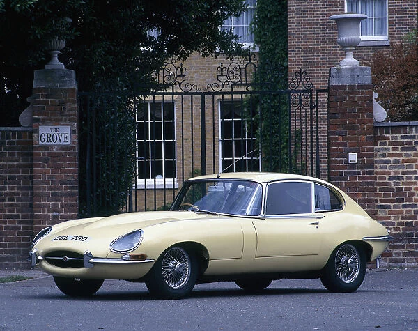 1966 Jaguar E type Series 4. 2 2+2. Creator: Unknown