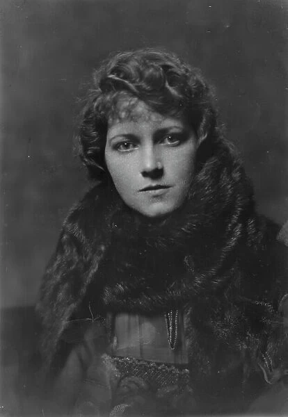 Bay, J.H. Mrs. portrait photograph, 1917 Sept. 8. Creator: Arnold Genthe