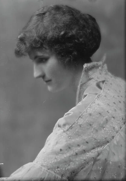 Black, Mareta, Miss, portrait photograph, 1914 Apr. 16. Creator: Arnold Genthe