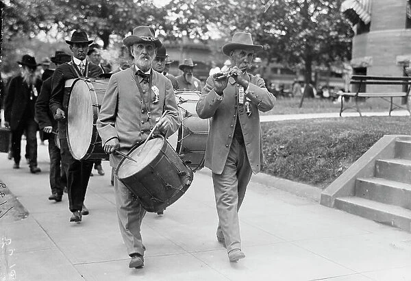 Confederate Reunion - Fife And Drum Corps, 1917. Creator: Harris & Ewing. Confederate Reunion - Fife And Drum Corps, 1917. Creator: Harris & Ewing