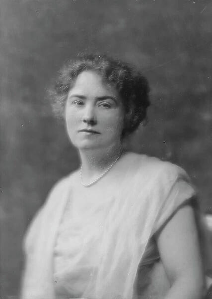 Eldred, M.L. Miss, portrait photograph, 1916 Apr. 25. Creator: Arnold Genthe