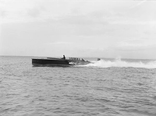 The hydroplane Maple Leaf IV, 1914. Creator: Kirk & Sons of Cowes