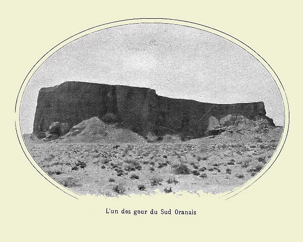 L'un des gour du Sud Oranais; Afrique du nord, 1914. Creator: Jules Gervais-Courtellemont