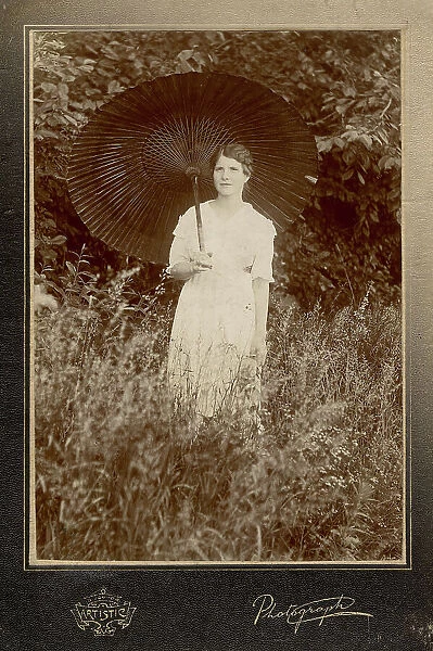 Mazova Anna Mikhailovna, granddaughter of the Irkutsk merchant and chronicler Krotov, 1920. Creator: Mazov