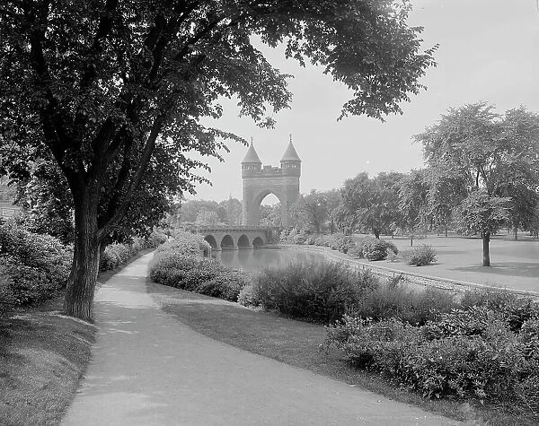 Memorial Arch, Hartford, Ct. c1905. Creator: Unknown