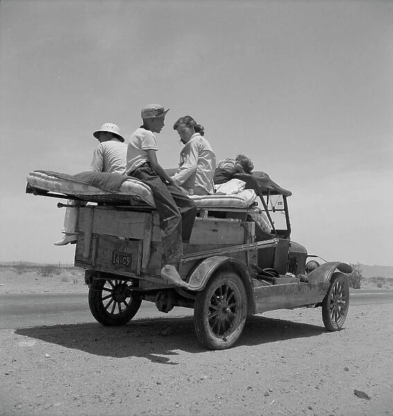 Migratory family, Route 70, Arizona, 1937. Creator: Dorothea Lange