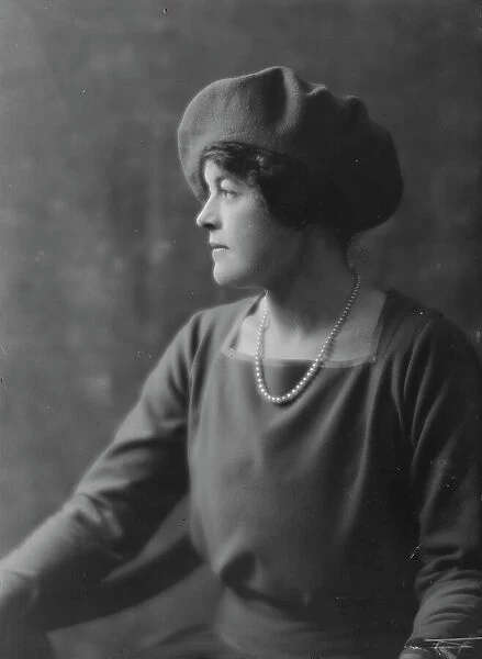 Miss Dorothy Brown, portrait photograph, 1918 Jan. 11. Creator: Arnold Genthe