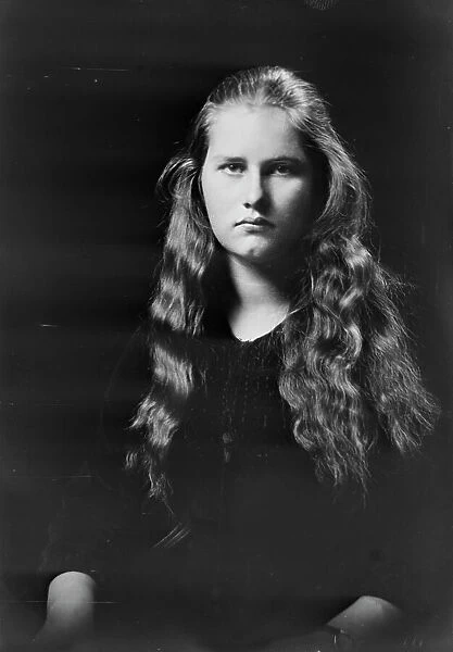 Miss Katherine Pillsbury, portrait photograph, 1919 Sept. 29. Creator: Arnold Genthe