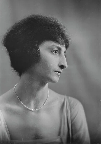 Miss Renee Schmoll, portrait photograph, 1919 Apr. 7. Creator: Arnold Genthe