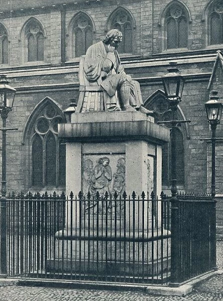 Monument to Johnson, 1907