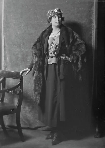 Mrs. S. Reilly, portrait photograph, 1918 Mar. 4. Creator: Arnold Genthe