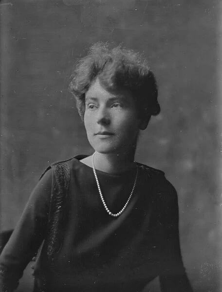 Mrs. W.S. Godfrey, portrait photograph, 1918 Aug. 6. Creator: Arnold Genthe