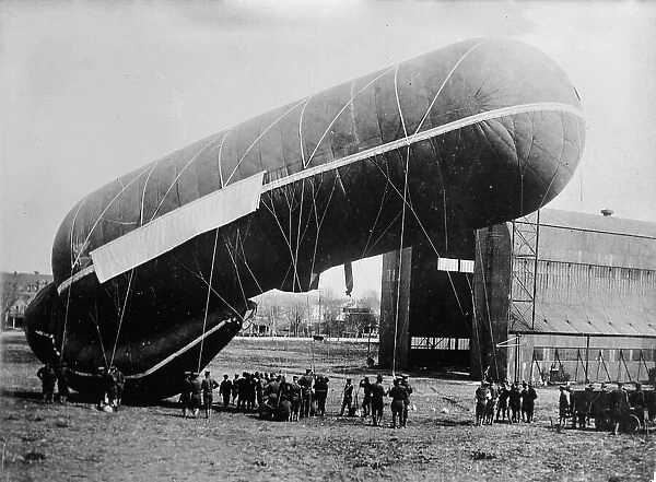 Observation balloon, U.S.A., 9 Dec 1917. Creator: Bain News Service