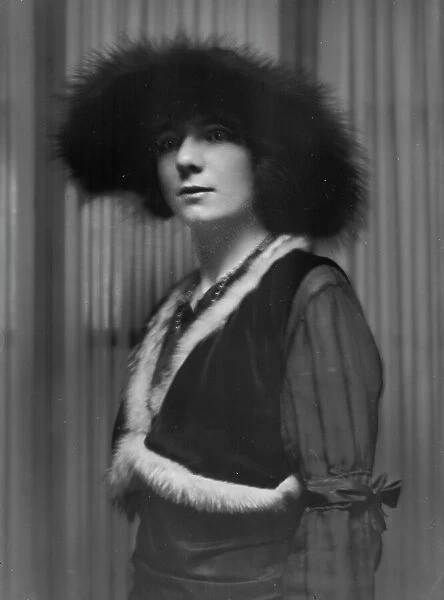 Ogilvie, Miss, portrait photograph, 1914 Jan. 23. Creator: Arnold Genthe