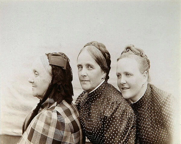 Portrait of three women, Russia, 1890s