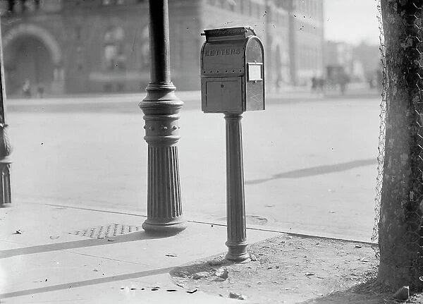 Post office Department Mail Box, 1911. Creator: Harris & Ewing. Post office Department Mail Box, 1911. Creator: Harris & Ewing