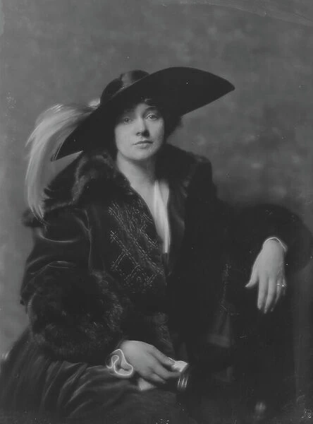 Rambeau, Marjorie, Miss, portrait photograph, 1916. Creator: Arnold Genthe