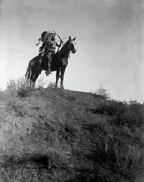 Ready for the charge-Apsaroke, c1908. Creator: Edward Sheriff Curtis