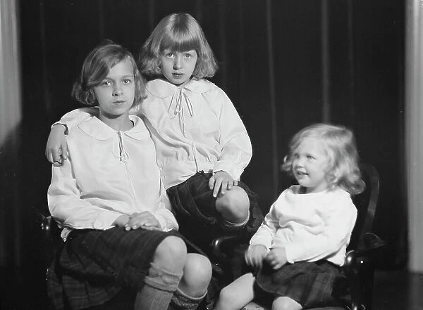 Silo, James P. Mr. children of, portrait photograph, 1927 Creator: Arnold Genthe