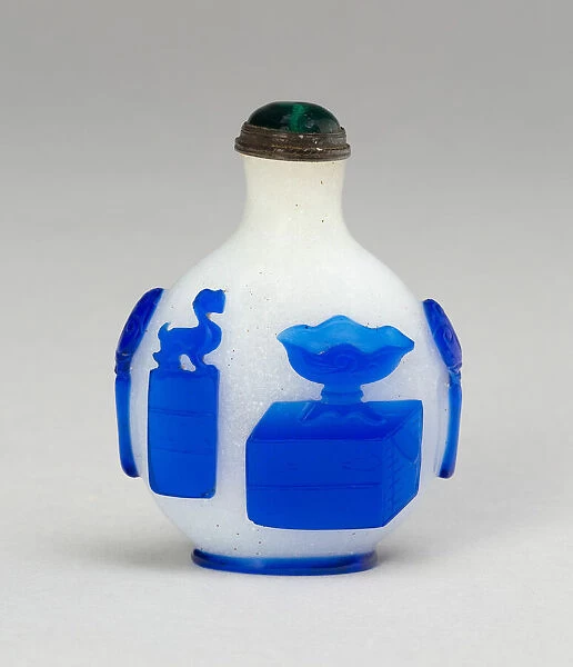Snuff Bottle with Stem Bowl, Seal, and Books, Qing dynasty (1644-1911), 1750-1800