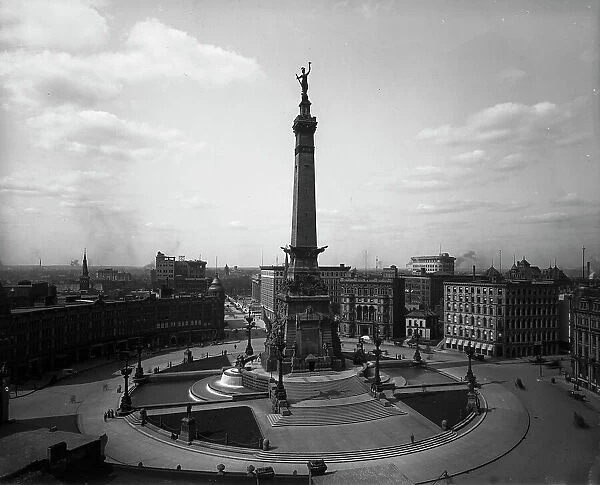 Soldiers and Sailors Monument, Indianapolis, Ind. between 1900 and 1920. Creator: Unknown