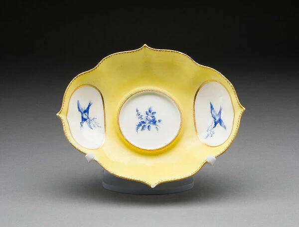 Stand for a Mustard Pot, Vincennes, 1751  /  52. Creators: Vincennes Porcelain Manufactory