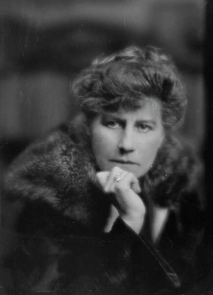 Woodrow, Nancy, Mrs. portrait photograph, 1915 Nov. 2. Creator: Arnold Genthe