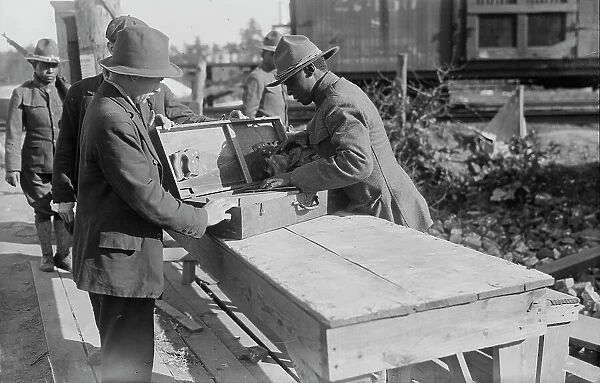 Yaphank, examining packages, 11 Sept 1917. Creator: Bain News Service