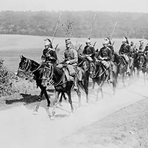 French Dragoon & Chasseur Patrol, between c1914 and c1915. Creator: Bain News Service. French Dragoon & Chasseur Patrol, between c1914 and c1915. Creator: Bain News Service