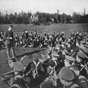 An open-air lecture in the Parks, Oxford, 1915