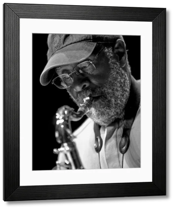 Framed Print : Ernie Watts, c2010. Artist: Alan John Ainsworth Framed Print : Ernie Watts, c2010. Artist: Alan John Ainsworth