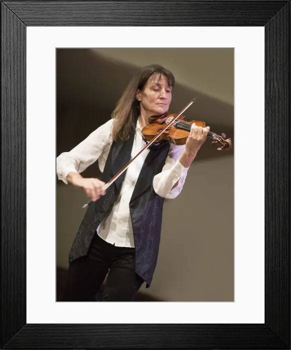 Framed Print : Viktoria Mullova, 2017. Artist: Alan John Ainsworth Framed Print : Viktoria Mullova, 2017. Artist: Alan John Ainsworth