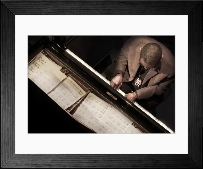 Framed Print : George Cables, 2015. Artist: Alan John Ainsworth Framed Print : George Cables, 2015. Artist: Alan John Ainsworth