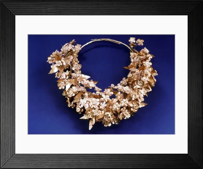 Framed Print : Funerary wreath from the Macedonian royal tombs, 350 BC-325 BC Framed Print : Funerary wreath from the Macedonian royal tombs, 350 BC-325 BC
