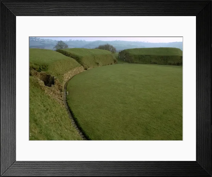 Framed Print : Caerleon Roman amphitheatre, 1st century Framed Print : Caerleon Roman amphitheatre, 1st century