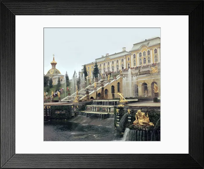 Framed Print : Petrodovorets Palace near St Petersburg, 19th century Framed Print : Petrodovorets Palace near St Petersburg, 19th century