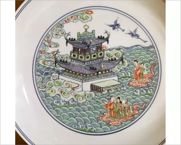 Chinese porcelain dish showing the Taoist triad, 18th century