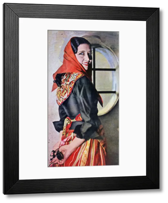 Framed Print : Manuela Del Rio, Spanish actress and dancer, 1943 Framed Print : Manuela Del Rio, Spanish actress and dancer, 1943