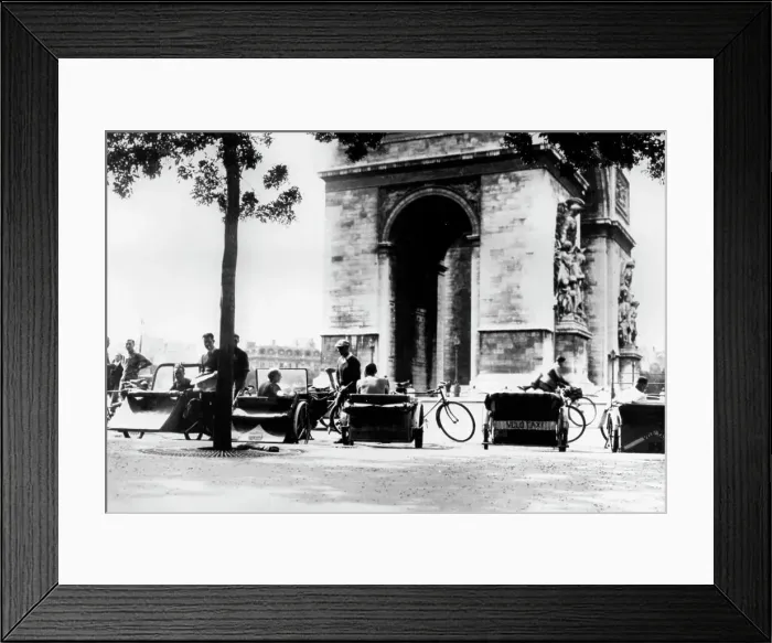 Framed Print : Bicycle taxis in the Place d Etoile by the Arc de Triomphe, German-occupied Paris, August 1943 Framed Print : Bicycle taxis in the Place d Etoile by the Arc de Triomphe, German-occupied Paris, August 1943