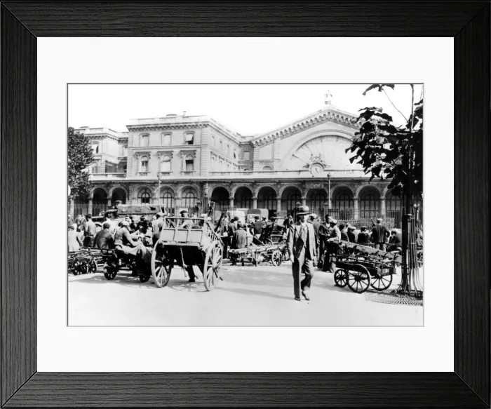 Framed Print : Outside the Gare de l Est, German-occupied Paris, September 1940 Framed Print : Outside the Gare de l Est, German-occupied Paris, September 1940