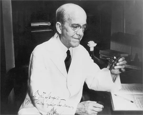 Oswald Theodore Avery, Canadian-born American bacteriologist and molecular biologist