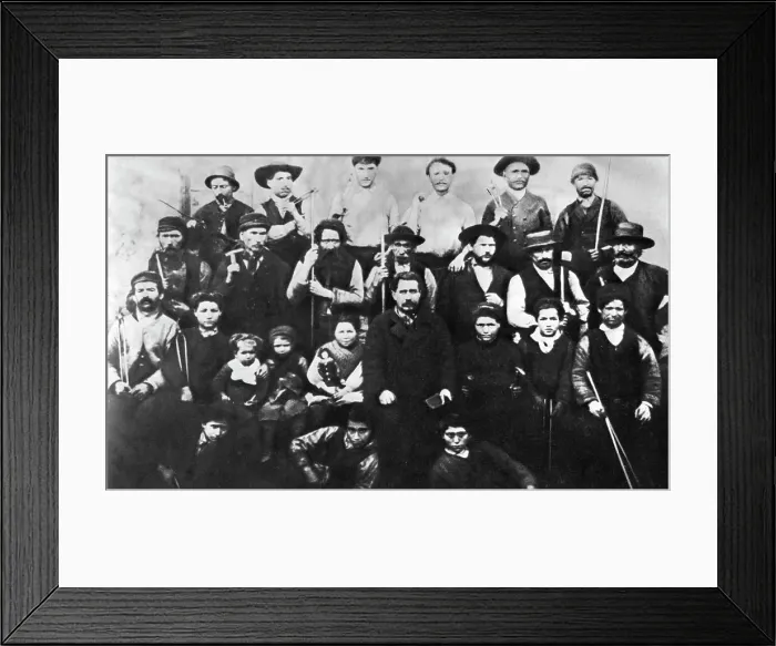 Framed Print : Group of parisian workmen participating in the Commune, photograph. Paris Commune 1871 Framed Print : Group of parisian workmen participating in the Commune, photograph. Paris Commune 1871