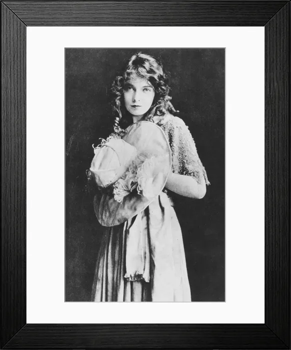 Framed Print : Lillian Gish (1896-1993), American stage and screen actress, 1912 Framed Print : Lillian Gish (1896-1993), American stage and screen actress, 1912