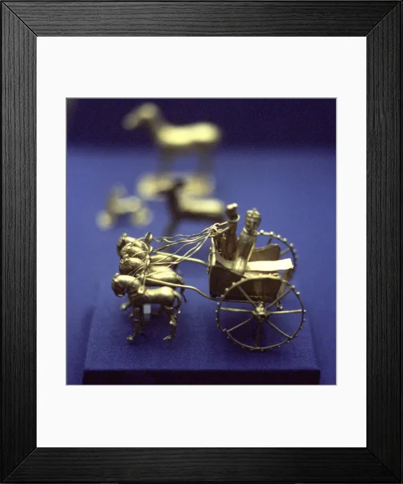 Framed Print : Gold model chariot from the Oxus treasure, Achaemenid Persian, 5th-4th century BC Framed Print : Gold model chariot from the Oxus treasure, Achaemenid Persian, 5th-4th century BC