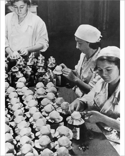Women sealing flasks of donated blood, World War II, Moscow, 1941