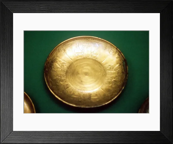 Framed Print : Phoenician bronze bowl from Nimrud, Assyria, 8th century BC Framed Print : Phoenician bronze bowl from Nimrud, Assyria, 8th century BC