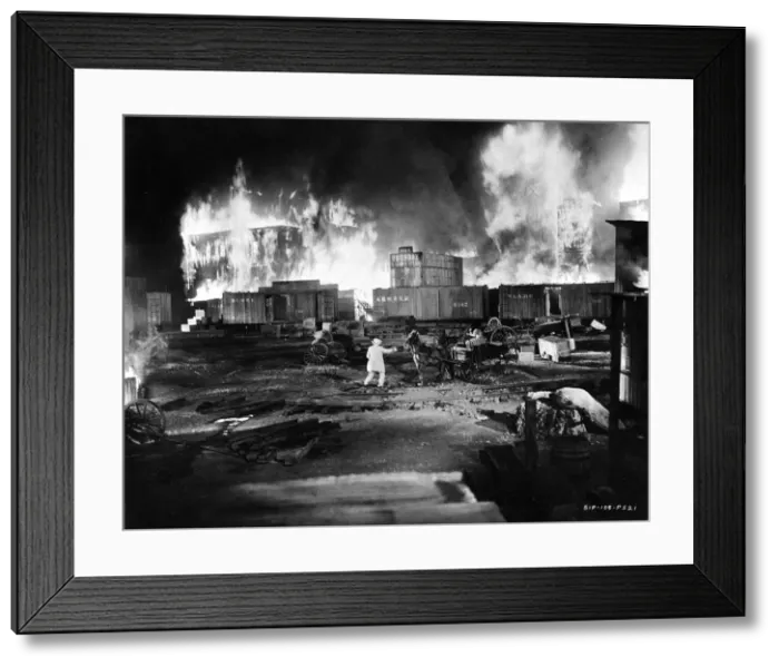 Framed Print : Scene from Gone With The Wind, 1939. Artist: Victor Fleming Framed Print : Scene from Gone With The Wind, 1939. Artist: Victor Fleming