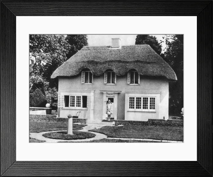 Framed Print : Princess Elizabeth, future Queen Elizabeth II of Great Britain, Windsor, 1930s Framed Print : Princess Elizabeth, future Queen Elizabeth II of Great Britain, Windsor, 1930s
